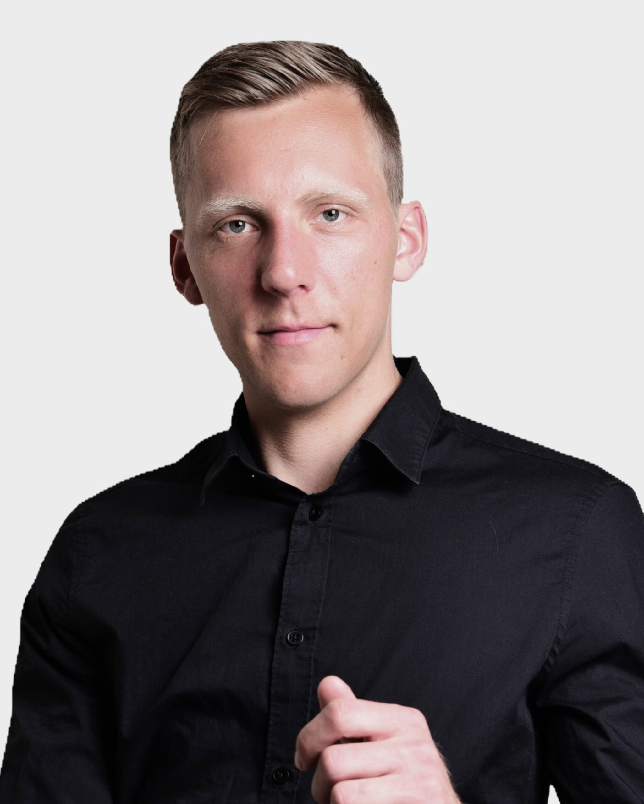 Profilbild von Dominik Niepel, der Klienten aus eigener Erfahrung bei außergerichtlichen Trennungsvereinbarungen begleitet.